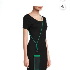 Time and Tru Women’s Water Resistant Phone Pouch Green